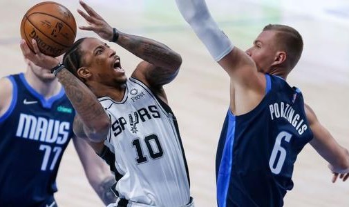  东契奇三双难救主，公牛爆冷击败独行侠止连败  