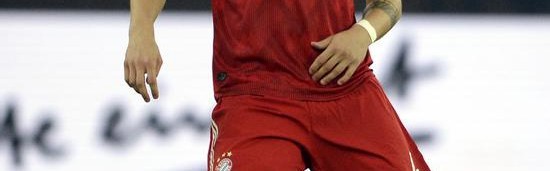  切尔西年轻中卫染红离场，图赫尔被迫变阵应对