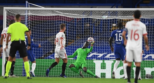  特鲁瓦门将神勇发挥零封对手获赞誉